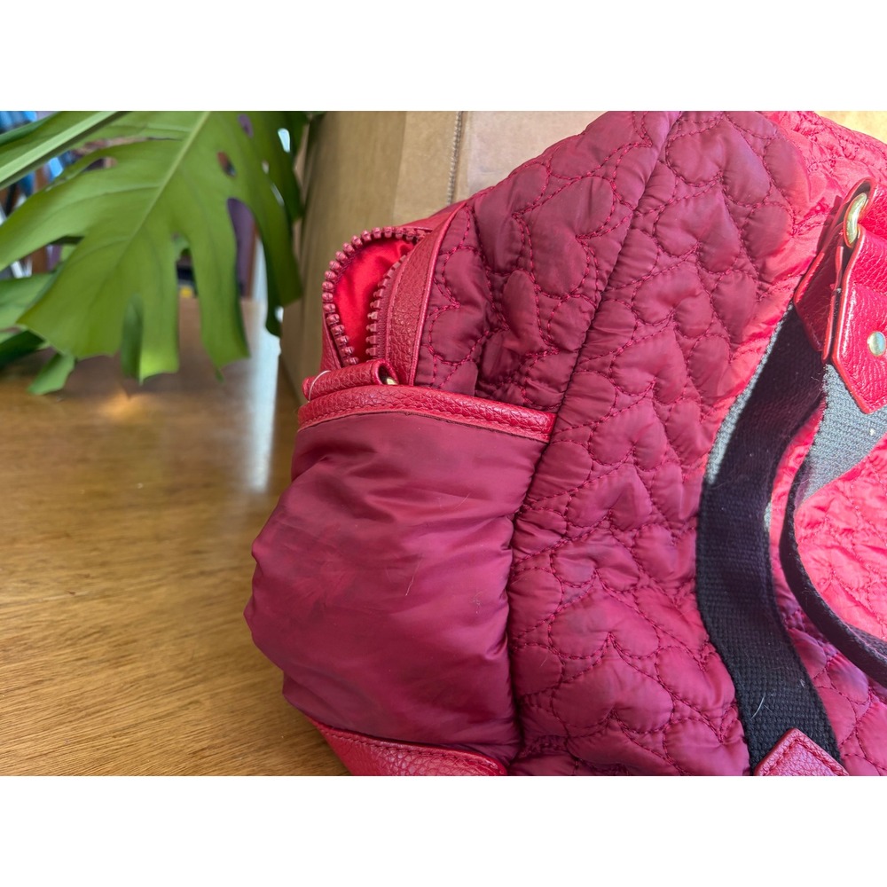 Cynthia Rowley Red Quilted Heart Duffel Bag Tech Pocket Travel Gym Weekender - Picture 7 of 10